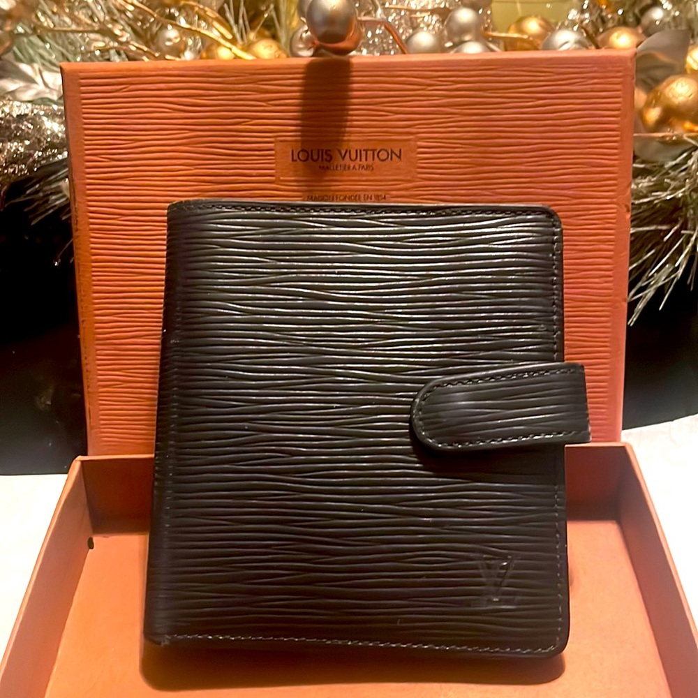 Black Epi Leather Louis Vuitton Unisex Wallet